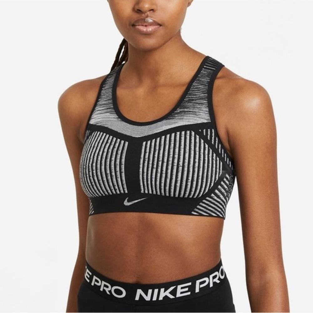 Nike Women's FE/NOM Flyknit High-Support Non-Padded Sports Bra‎